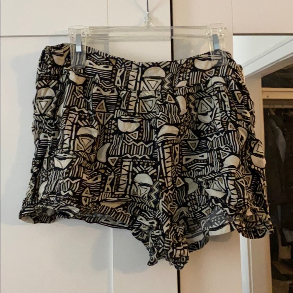 Comfy geometric/ patterned shorts